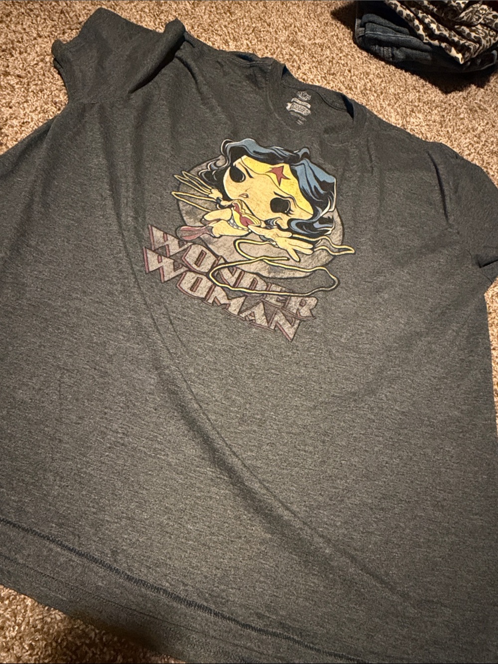 Funko Pop! Tees Wonder Woman (2XL) - EUC!